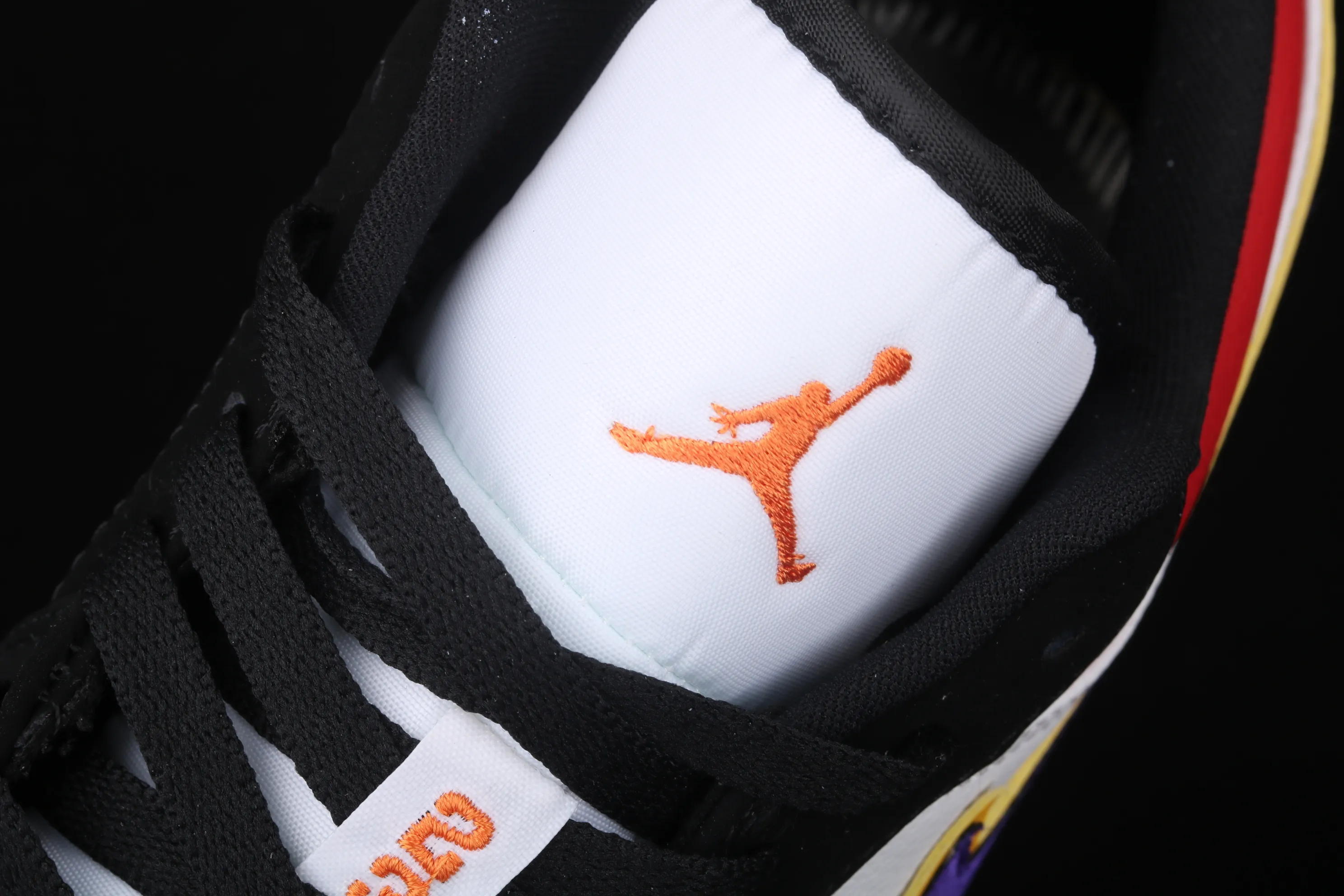 All Categories Air Jordan Jordan Series Basketball Shoes Air Jordan 1 Low New Version Air Jordan 1 Low AJ1 Joe 1 Low Top Leather Cultural and Leisure Sports Shoes CJ9216-051